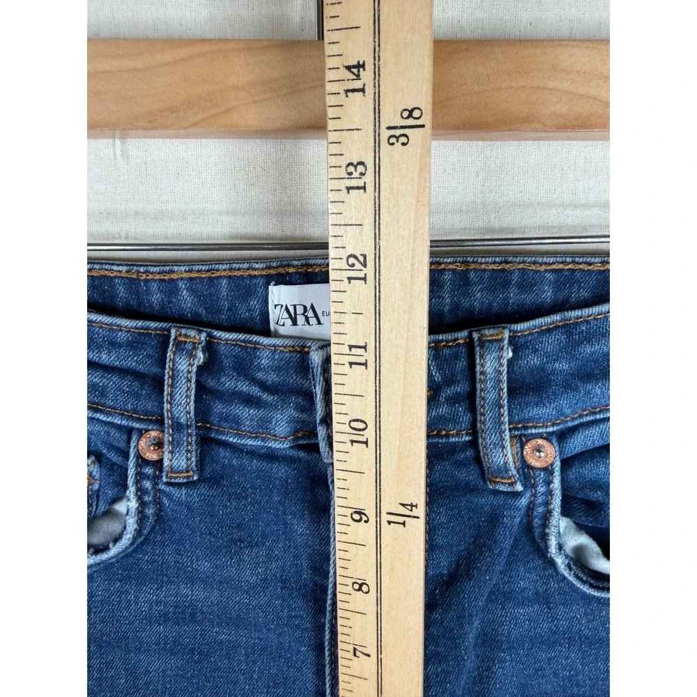 Zara High Rise Straight Leg Jeans size 2 Blue